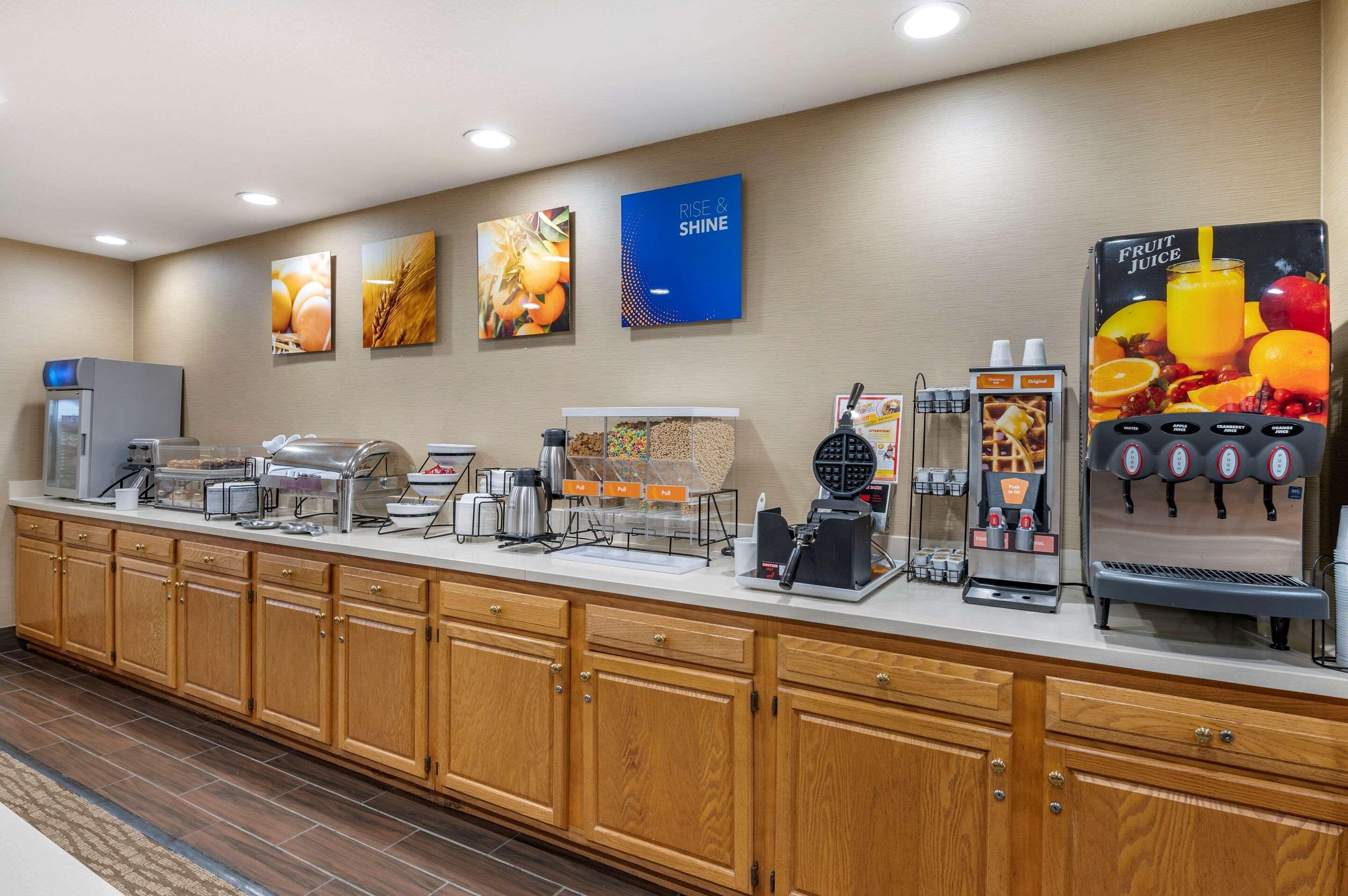 Comfort Inn & Suites Napoleon Dış mekan fotoğraf