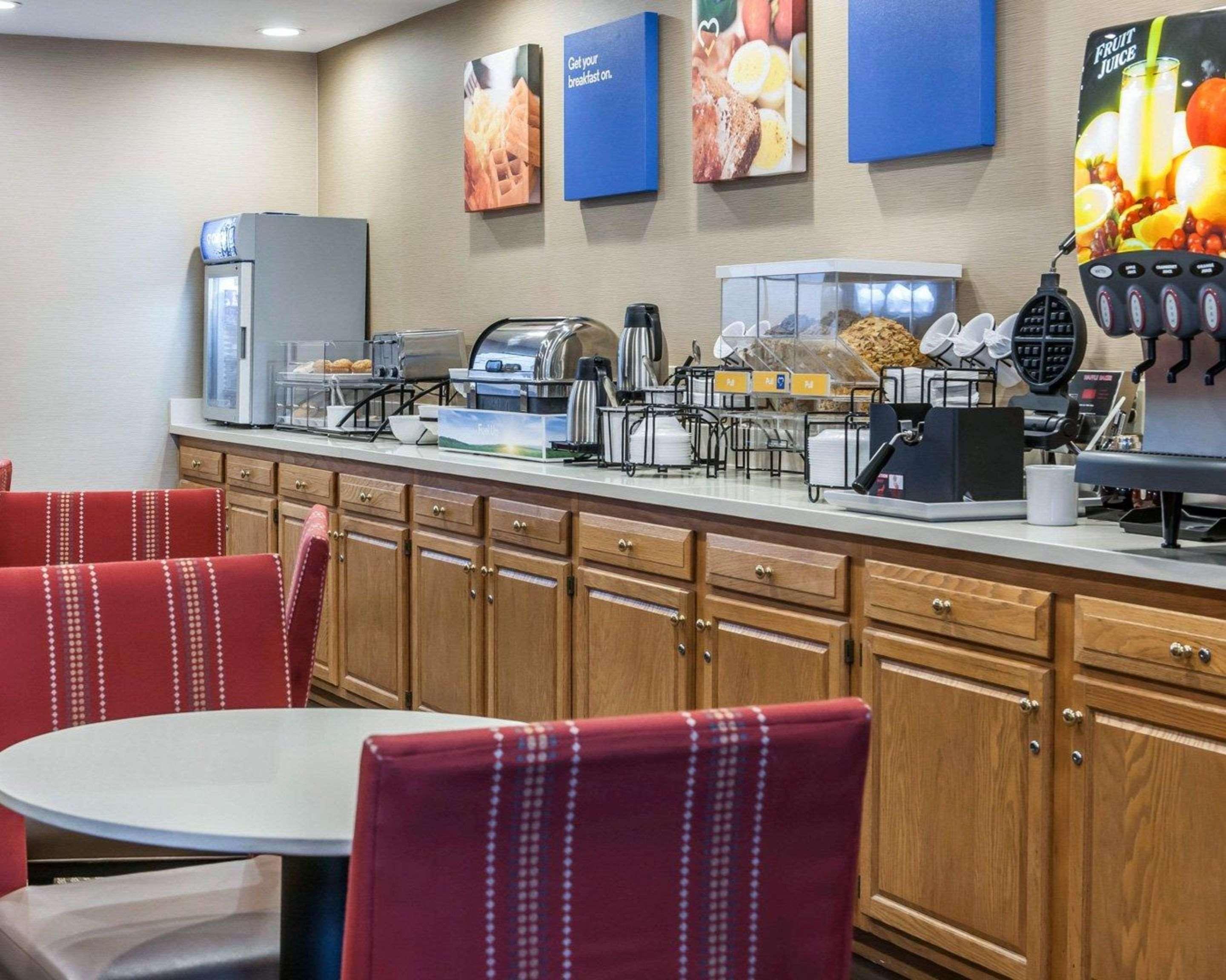 Comfort Inn & Suites Napoleon Dış mekan fotoğraf