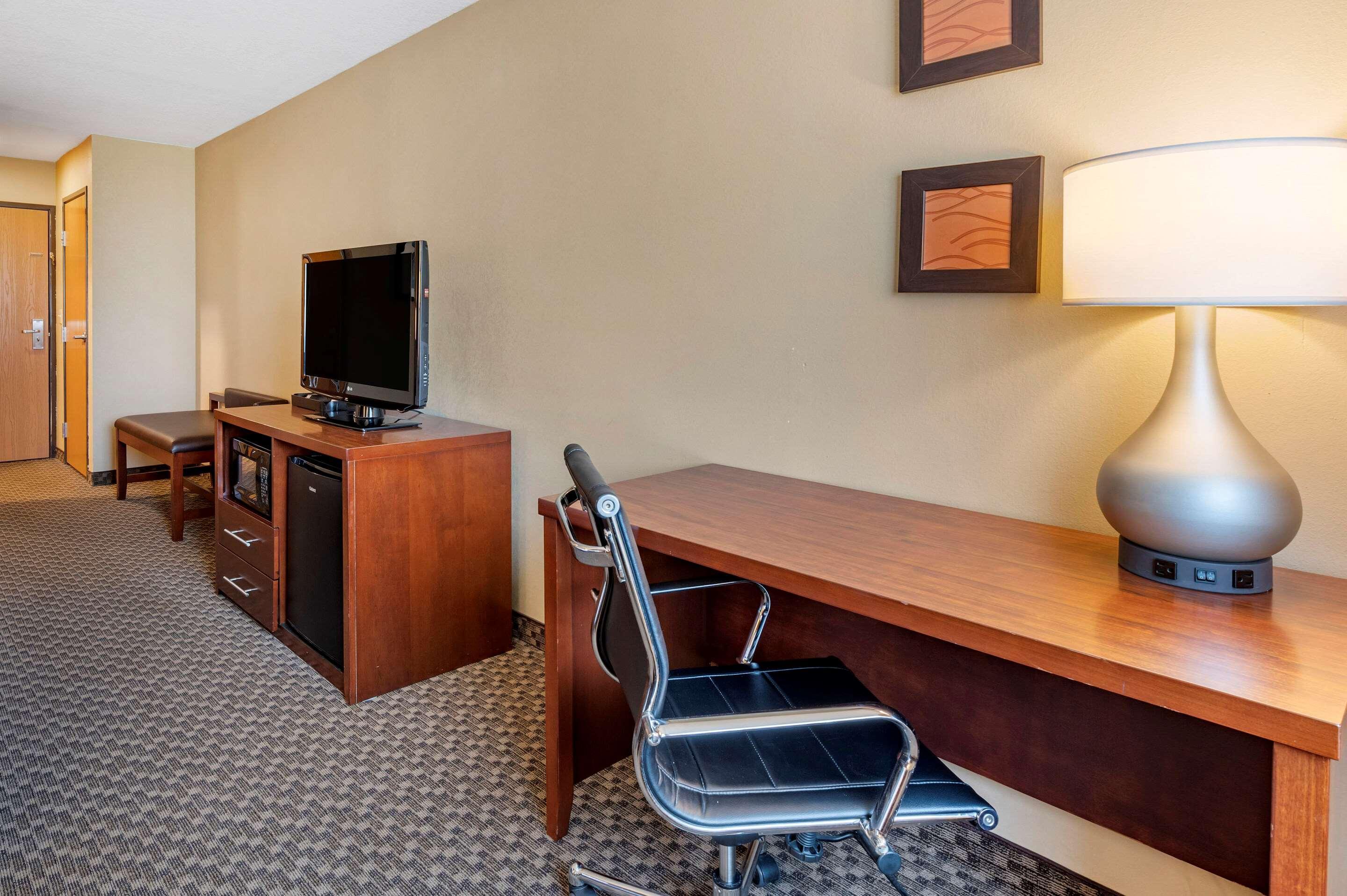 Comfort Inn & Suites Napoleon Dış mekan fotoğraf