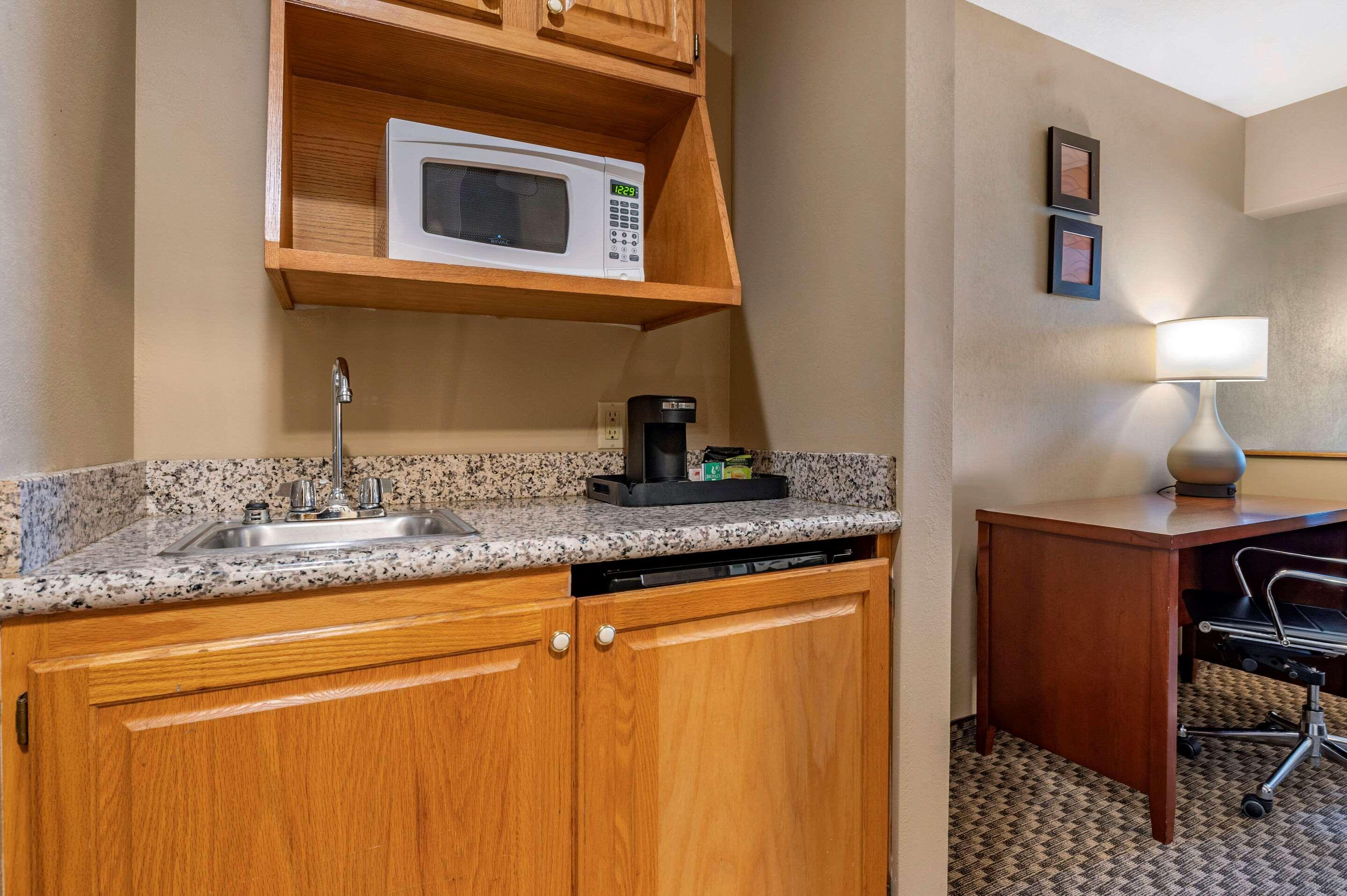 Comfort Inn & Suites Napoleon Dış mekan fotoğraf