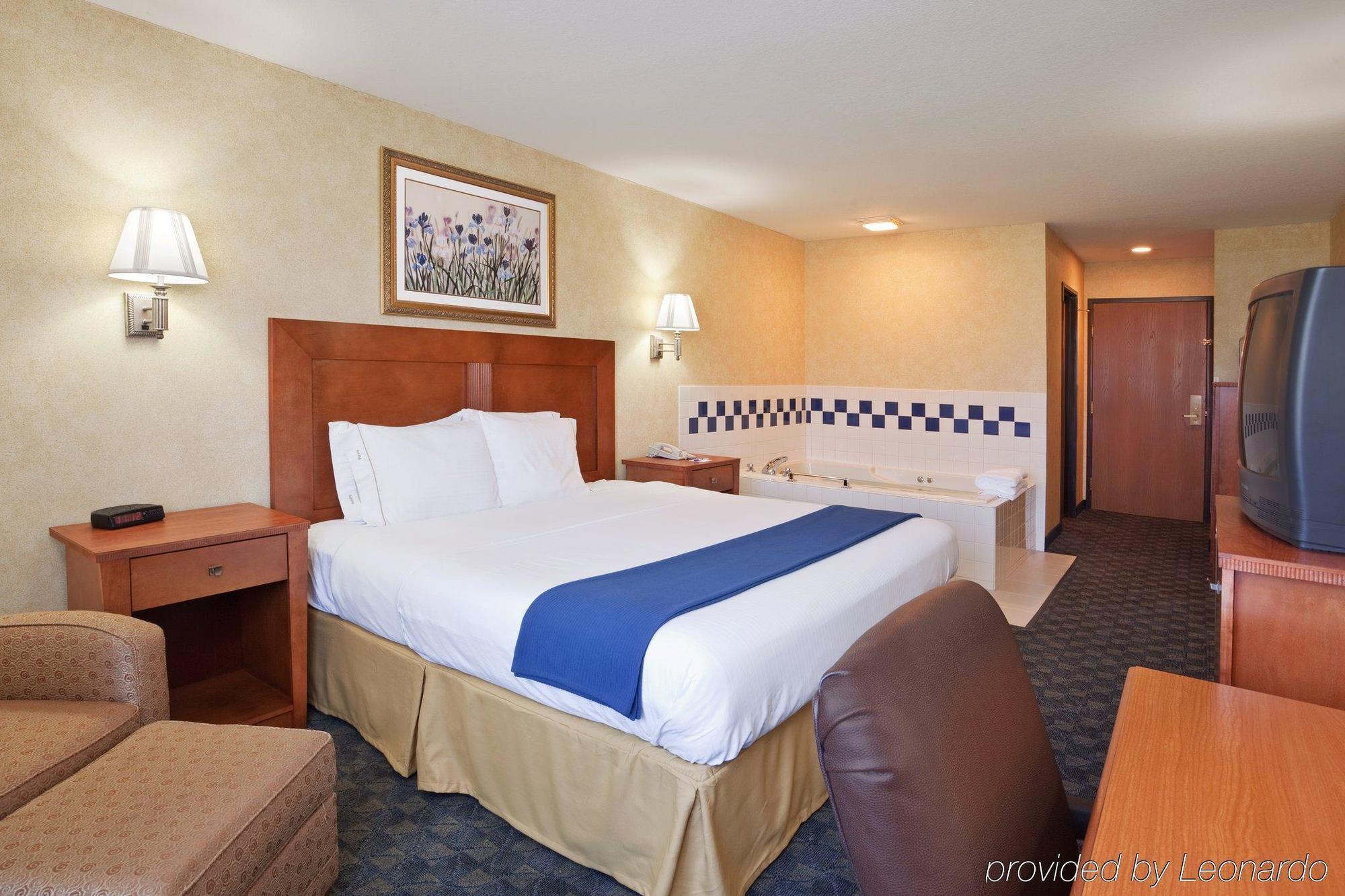 Comfort Inn & Suites Napoleon Oda fotoğraf