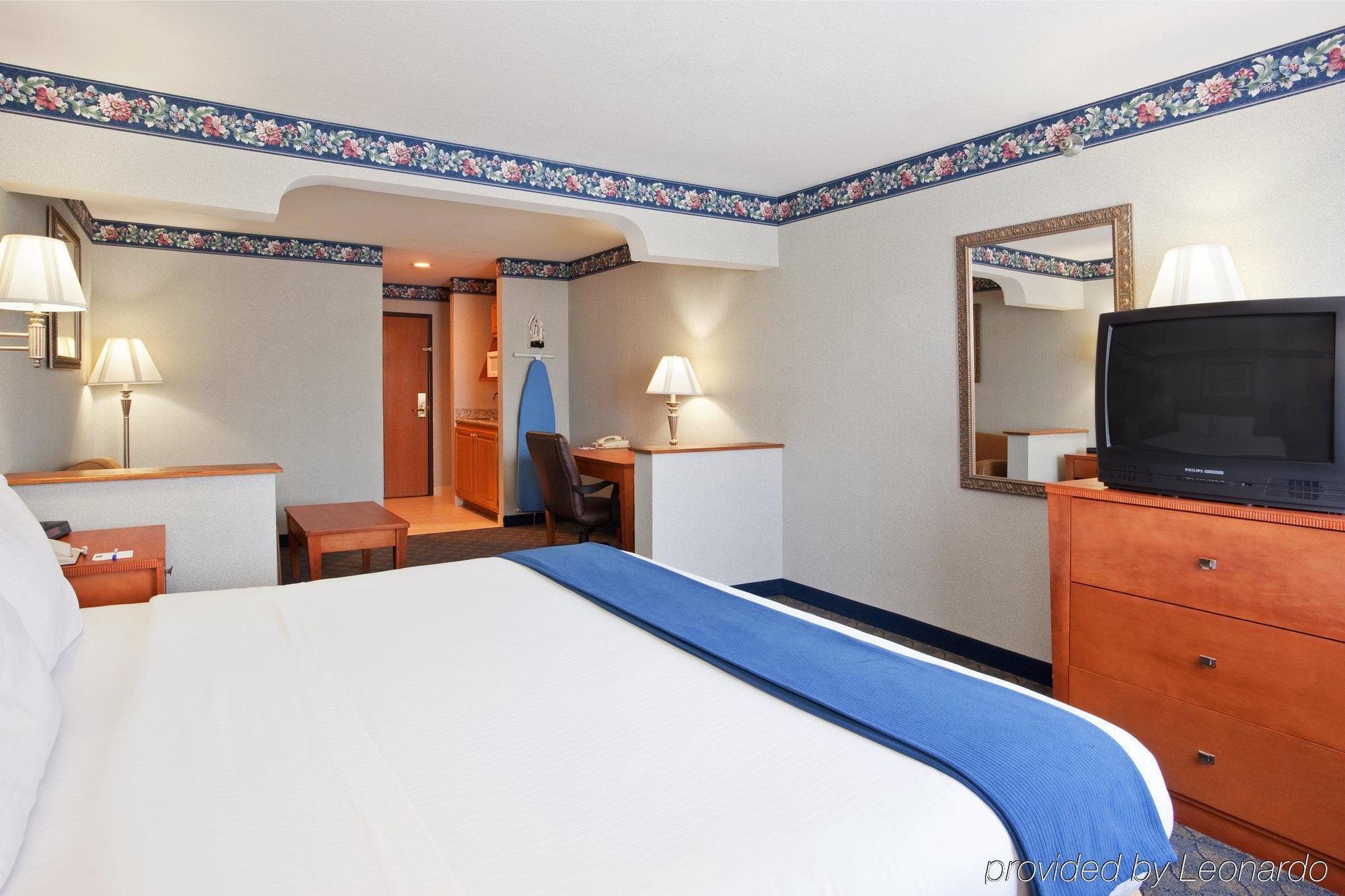 Comfort Inn & Suites Napoleon Oda fotoğraf