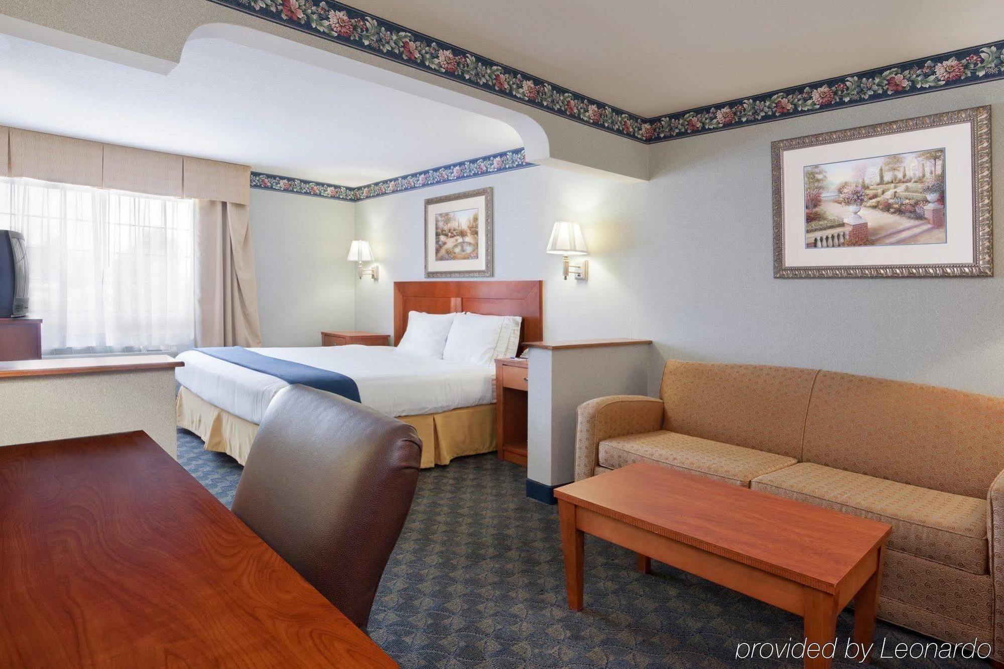 Comfort Inn & Suites Napoleon Oda fotoğraf
